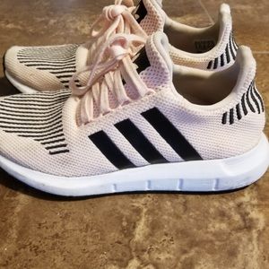 Adidas pink and black tennis shoes